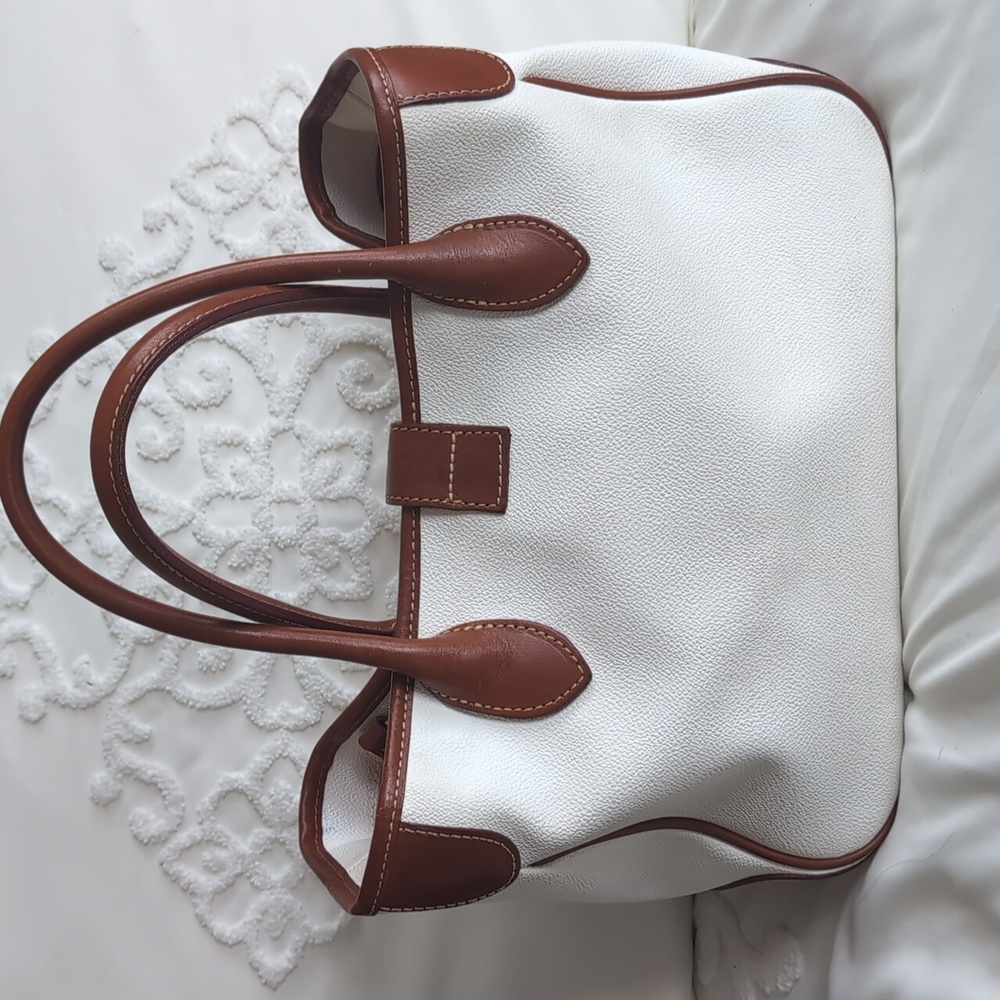 Dooney & Bourke Archives-Pebble Leather Tuck Lock Tote-White/British Tan NEW - Picture 4 of 15